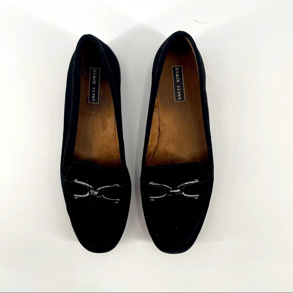Black Rivet Black Faux Suede Loafer​